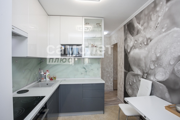 
  Продается 2-комн. квартира, 56.5 м², Строителей б-р, д. 1
. Фото 2.