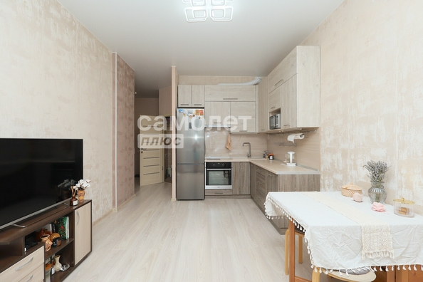 
  Продается 2-комн. квартира, 47 м², Осенний б-р, д. 14
. Фото 2.