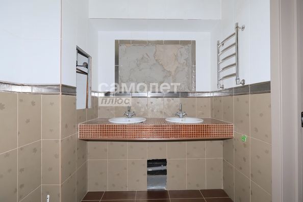 
  Продается 4-комн. квартира, 123 м², Луначарского ул, д. 2а
. Фото 7.