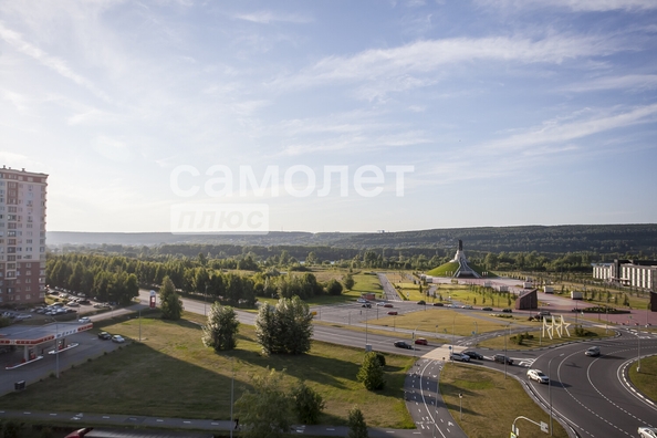 
  Продается 2-комн. квартира, 56.5 м², Строителей б-р, д. 1
. Фото 31.