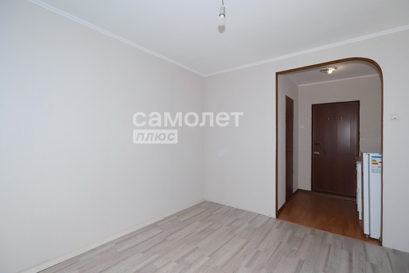 
  Продается 1-комн. квартира, 16.5 м², Дзержинского ул, д. 9А
. Фото 4.