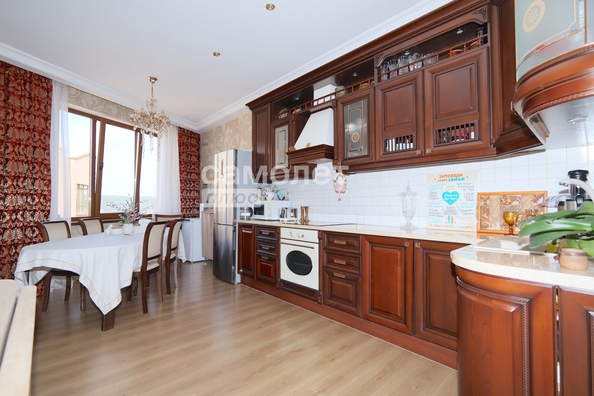 
  Продается 4-комн. квартира 145.5 м². Фото 1.
