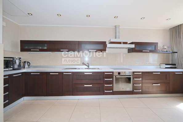 
  Продается 3-комн. квартира 210.2 м². Фото 2.
