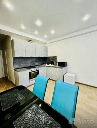 
  Продается 2-комн. квартира 45 м², в ЖК Времена года, дом 7. Фото 1.