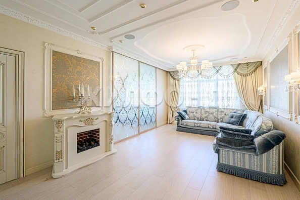 
   Продам 4-комнатную, 143 м², Романова ул, 25

. Фото 5.
