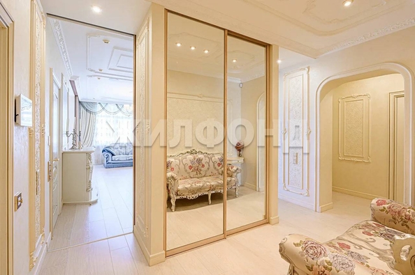 
   Продам 4-комнатную, 143 м², Романова ул, 25

. Фото 6.
