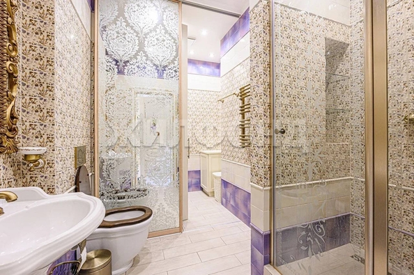 
   Продам 4-комнатную, 143 м², Романова ул, 25

. Фото 9.