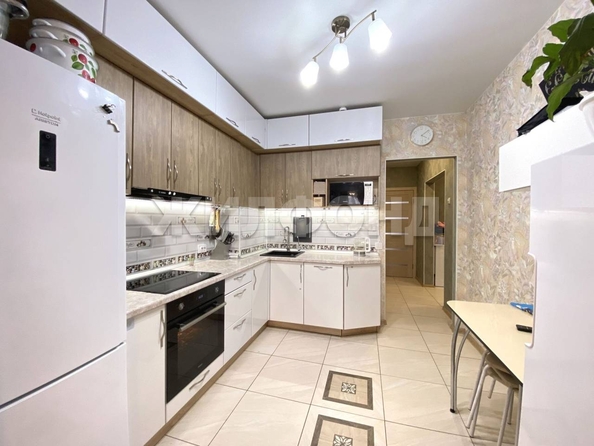 
   Продам 3-комнатную, 57.7 м², Александра Чистякова ул, 2/1

. Фото 1.