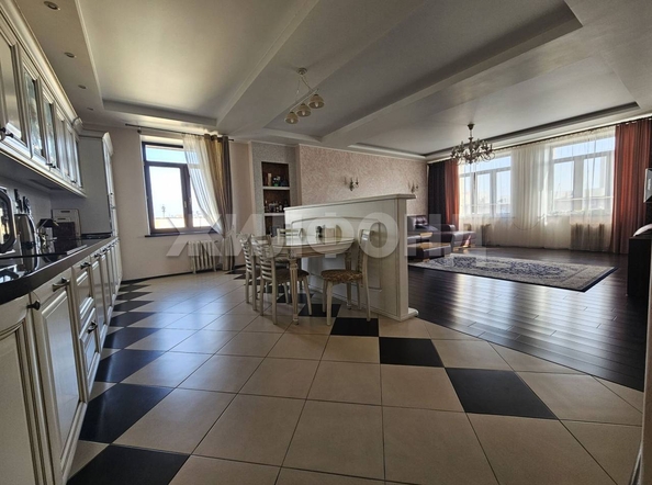
  Продается 3-комн. квартира, 121.8 м², Крылова ул, д. 7/1
. Фото 2.