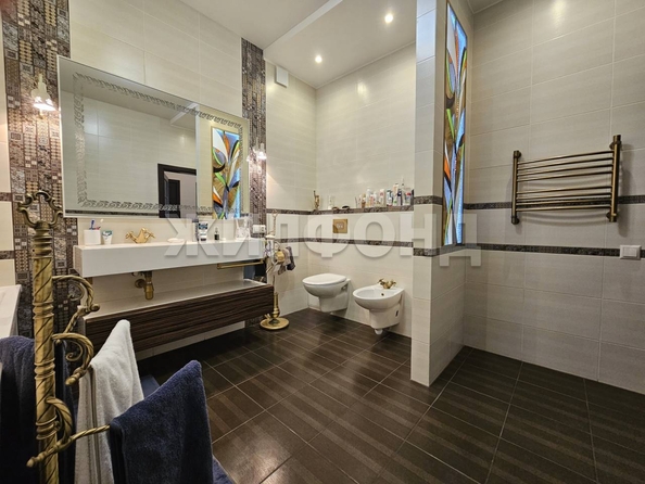 
  Продается 3-комн. квартира, 121.8 м², Крылова ул, д. 7/1
. Фото 8.