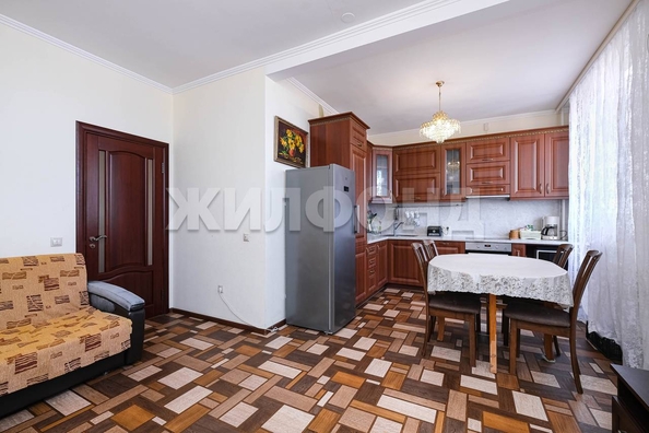 
   Продам 3-комнатную, 70.4 м², , 30/3

. Фото 1.
