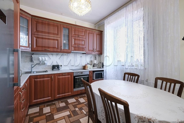 
   Продам 3-комнатную, 70.4 м², , 30/3

. Фото 3.