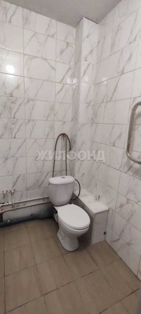 
   Продам 1-комнатную, 38.4 м², Героев Революции ул, 72

. Фото 5.