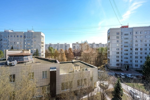
   Продам 2-комнатную, 51.7 м², Краснообск, 218

. Фото 11.