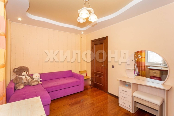 
   Продам 3-комнатную, 87.8 м², Героев Революции ул, 35

. Фото 4.