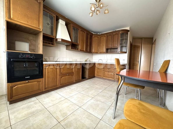 
   Продам 3-комнатную, 77.6 м², Волховская ул, 33/1

. Фото 1.