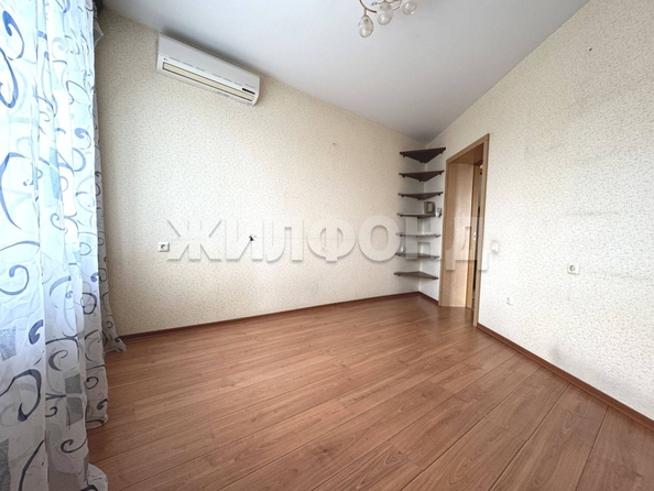 
   Продам 3-комнатную, 77.6 м², Волховская ул, 33/1

. Фото 4.