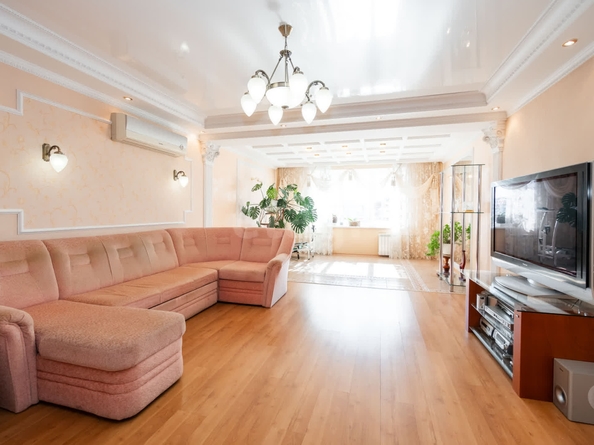 
   Продам 4-комнатную, 132 м², Обская ул, 50/1

. Фото 6.