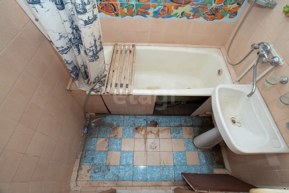 
   Продам 4-комнатную, 75.3 м², Оловозаводская ул, 1/3

. Фото 15.