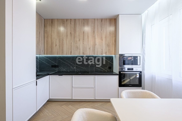
   Продам 2-комнатную, 60 м², Ипподромская ул, 8

. Фото 1.