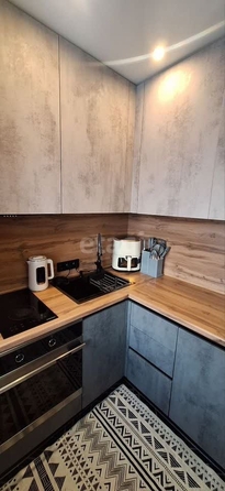 
   Продам 3-комнатную, 59 м², Объединения ул, 90/1

. Фото 2.