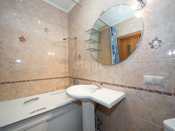 
   Продам 2-комнатную, 61.2 м², Адриена Лежена ул, 25

. Фото 23.