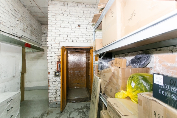 
   Продам торговое помещение, 927.8 м², Троллейная ул, 37

. Фото 6.