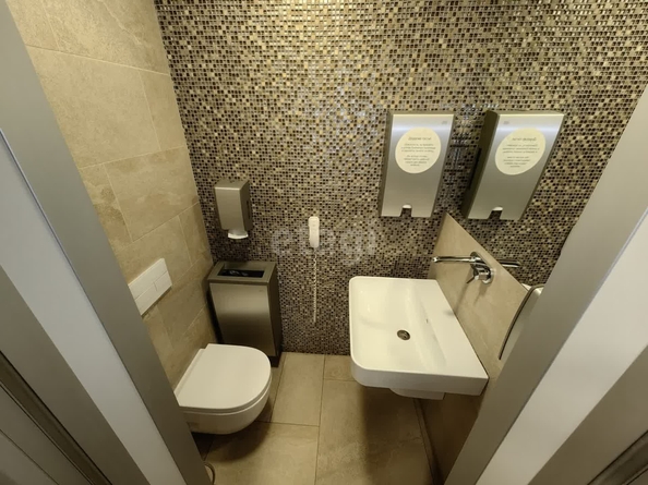 
   Продам помещение, 430 м², Залесского ул, 5/1

. Фото 17.