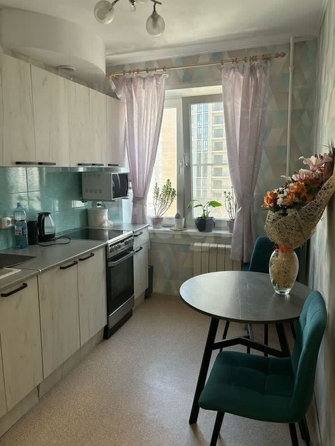 
   Продам 2-комнатную, 44 м², Дуси Ковальчук ул, 89

. Фото 1.