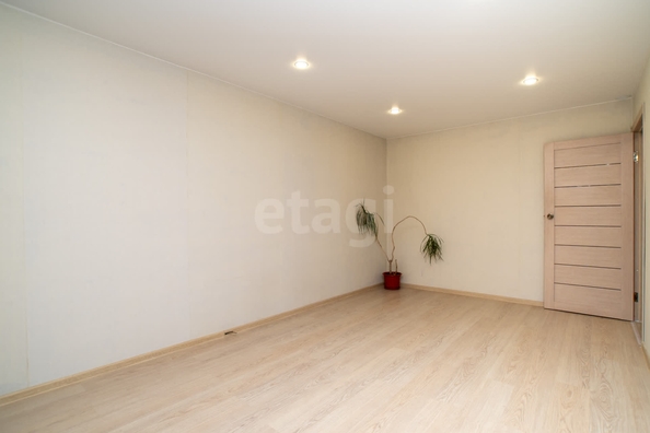 
   Продам 3-комнатную, 60.2 м², Немировича-Данченко ул, 135а

. Фото 4.