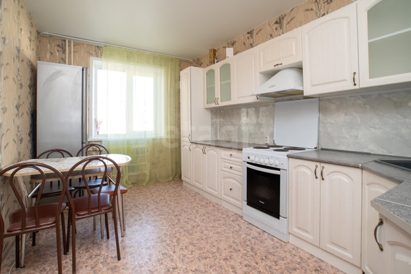 
   Продам 3-комнатную, 76.9 м², Петухова ул, 14/5

. Фото 1.