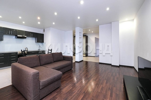 
   Продам 2-комнатную, 76.4 м², Галущака ул, 4

. Фото 4.