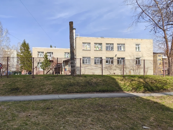 
   Продам 3-комнатную, 57.5 м², Макаренко ул, 15

. Фото 26.