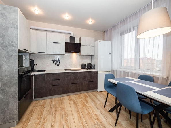 
   Продам 1-комнатную, 42.5 м², Серебряные ключи ул, 6

. Фото 1.