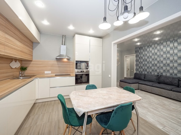 
   Продам 3-комнатную, 75.7 м², Красногорская ул, 31/1

. Фото 2.