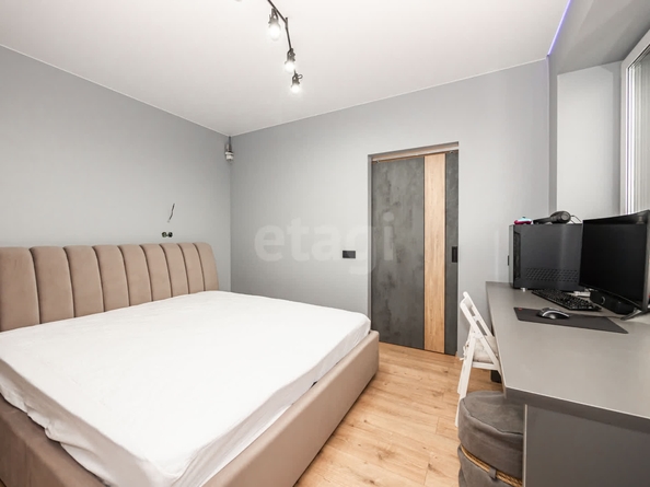 
   Продам 2-комнатную, 37.9 м², Кирова ул, 274

. Фото 12.