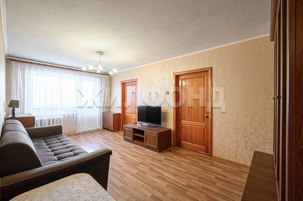 
   Продам 4-комнатную, 61 м², Ударная ул, 1/3

. Фото 2.