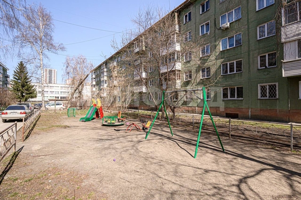 
   Продам 4-комнатную, 61 м², Ударная ул, 1/3

. Фото 38.