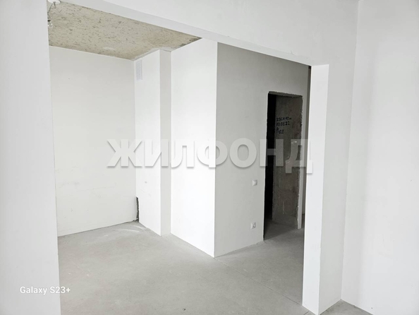 
   Продам 1-комнатную, 32 м², Сибиряков-Гвардейцев ул, 53/10

. Фото 6.