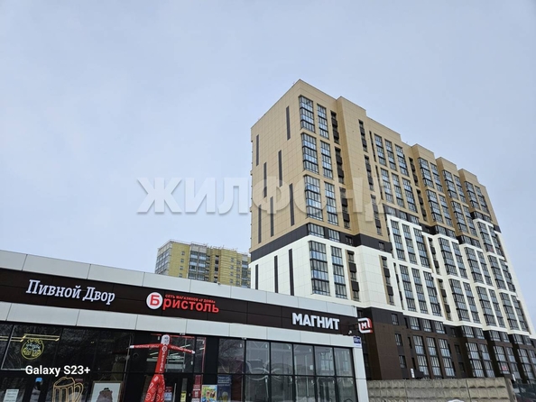 
   Продам 1-комнатную, 32 м², Сибиряков-Гвардейцев ул, 53/10

. Фото 11.