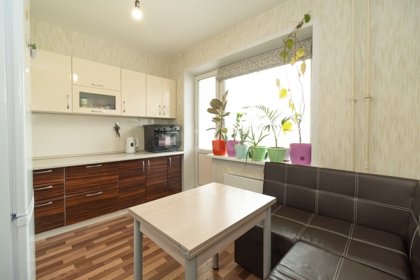 
   Продам 1-комнатную, 32.5 м², Титова ул, 276

. Фото 4.