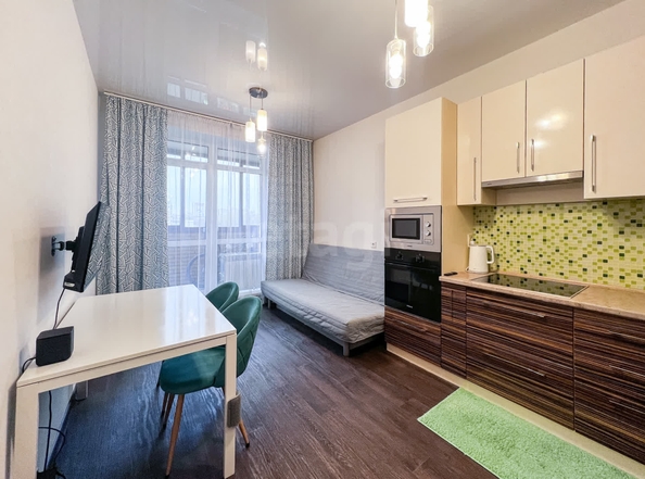 
   Продам 1-комнатную, 40.8 м², Райсовета пл, 8

. Фото 2.