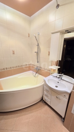 
   Продам 2-комнатную, 55.4 м², Адриена Лежена ул, 13

. Фото 11.