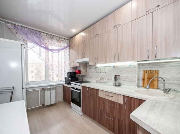 
   Продам 3-комнатную, 59.5 м², Объединения ул, 96/1

. Фото 1.