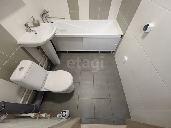 
   Продам 1-комнатную, 38.3 м², Красный пр-кт, 331/2

. Фото 3.