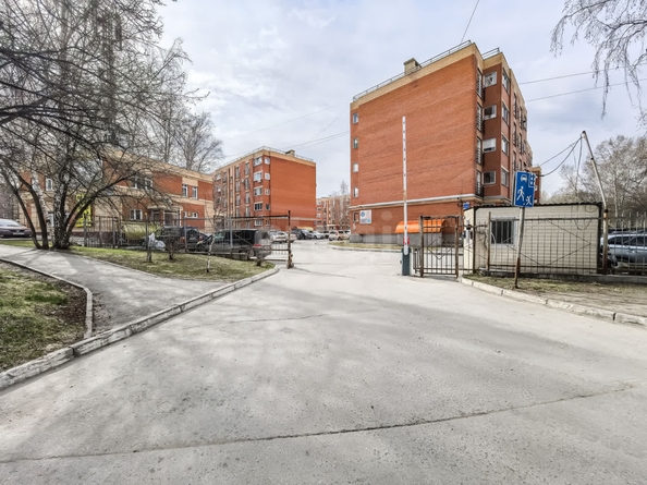 
   Продам 1-комнатную, 38.5 м², Кубовая ул, 113/4

. Фото 4.
