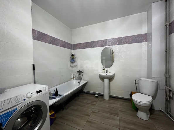
   Продам 2-комнатную, 59 м², Дмитрия Шмонина ул, 1

. Фото 16.