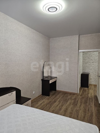 
  Сдам в аренду 1-комнатную квартиру, 40.5 м², Новосибирск

. Фото 2.