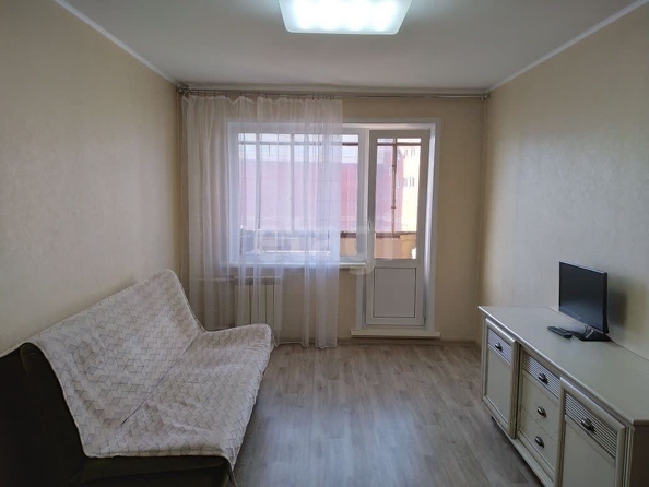 
   Продам 1-комнатную, 62 м², Адриена Лежена ул, 11

. Фото 8.