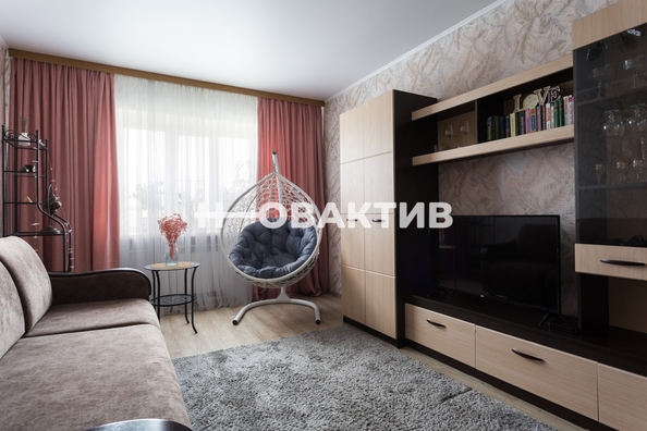 
  Продается 2-комн. квартира, 56 м², Театральная ул, д. 2А
. Фото 3.